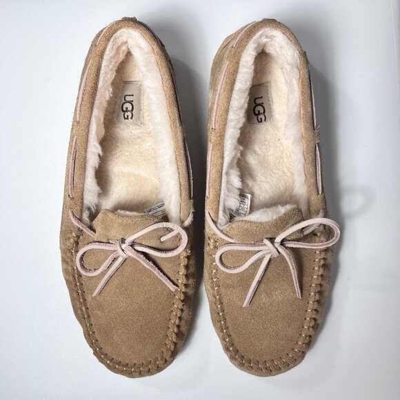 UGG Women Dakota Slippers Tan Suede 9 - Picture 2 of 10